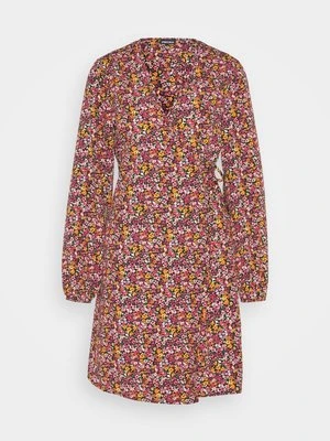 Sukienka letnia Pieces