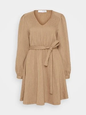 Sukienka letnia Selected Femme