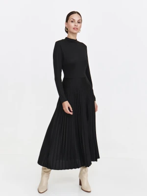 Sukienka maxi czarna z plisowanym dołem Top Secret