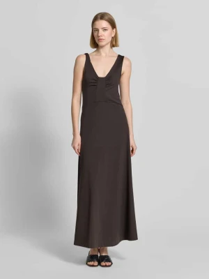 Sukienka maxi z głębokim dekoltem na plecach model 'KLEALI' drykorn