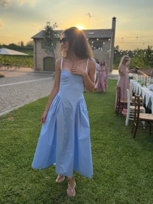 Sukienka midi Lagoon Light XS