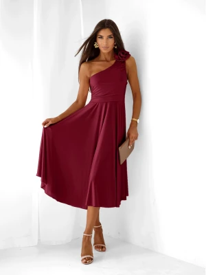 Sukienka midi na jedno ramię AMIREA - bordowa  magmac 