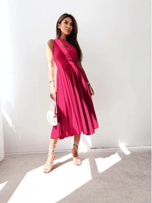 Sukienka midi na jedno ramię CHIKA - fuksjowa  magmac 