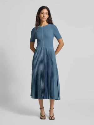 Sukienka midi o kroju podkreślającym sylwetkę z mieszanki wiskozy model ‘FADRIDI’ Boss