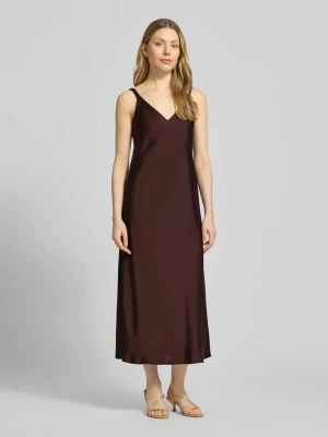 sukienka midi o kroju regular fit z dekoltem w serek V by Vera Mont