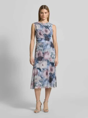 Sukienka midi o kroju regular fit z marszczeniami Swing