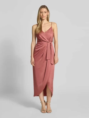 Sukienka midi o kroju regular fit z przedłużonym tyłem Jake*s Cocktail