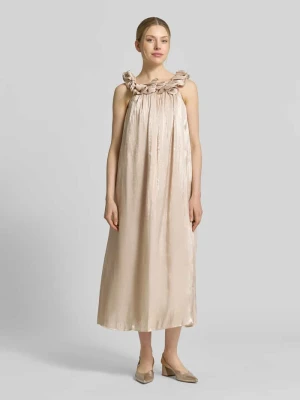 Sukienka midi o kroju relaxed fit z ozdobnym obszyciem model 'Turino' YAS