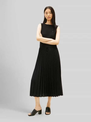 Sukienka midi o kroju slim fit z mieszanki wiskozy Tommy Hilfiger