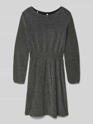 Sukienka midi o taliowanym kroju z efektowną przędzą model ‘QUEEN’ Only