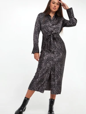 Sukienka szmizjerka w panterkę DKNY