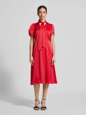 Sukienka midi z dekoltem w serek i kokardą Christian Berg Woman Selection