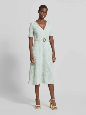 sukienka midi z dekoltem w serek i paskiem Zero