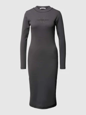Sukienka midi z detalem z logo Calvin Klein Jeans