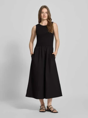 Sukienka midi z efektem prążkowania Christian Berg Woman Selection