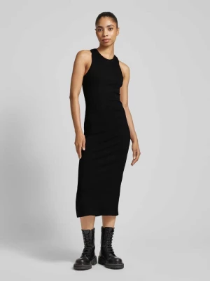 Sukienka midi z efektem prążkowania model ‘BELFAST’ Only
