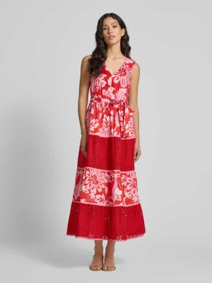 Sukienka midi z haftem angielskim Oui