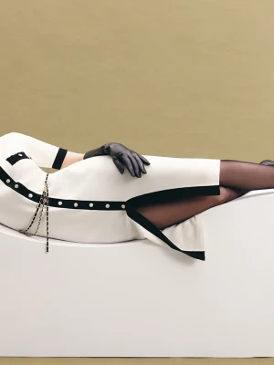 Sukienka midi z kontrastową lamówką i ozdobnym paskiem TARANKO