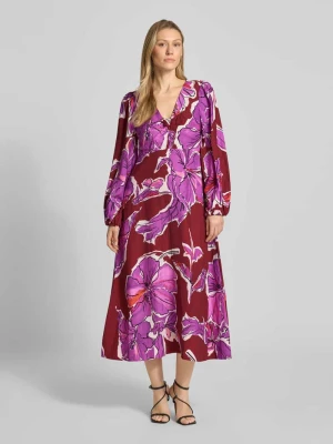 Sukienka midi z mieszanki wiskozy z dekoltem w serek i wpuszczanymi kieszeniami Rich & Royal