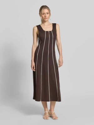 Sukienka midi z mieszanki wiskozy z prostokątnym dekoltem Christian Berg Woman Selection