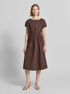 Sukienka midi z okrągłym dekoltem i drapowaniami Christian Berg Woman Selection