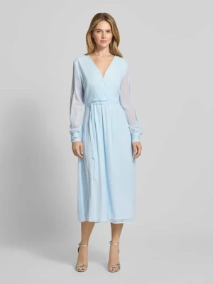 Sukienka midi z tasiemką w talii model ‘FALIA’ Vila