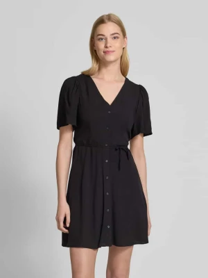 Sukienka mini taliowana z czystej wiskozy model ‘ALBA’ Vero Moda Czarny