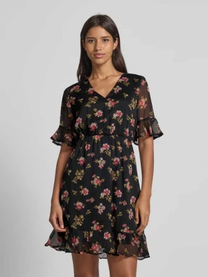 Sukienka mini taliowana z dekoltem w serek model ‘SMILLA’ Vero Moda