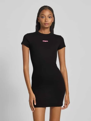 Sukienka mini wąska z prążkowanego materiału Tommy Jeans