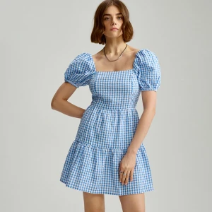 Sukienka mini z bufiastym rękawem i falbanami w kratkę House