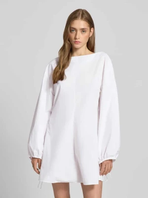 Sukienka mini z dekoltem w łódkę model ‘Nile’ Weekday