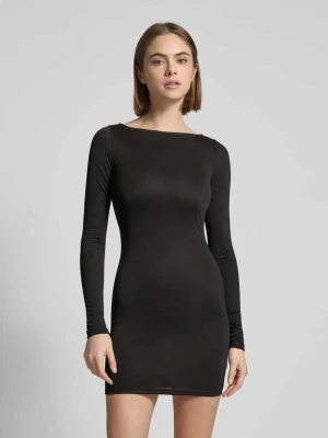 Sukienka mini z dekoltem w łódkę REVIEW