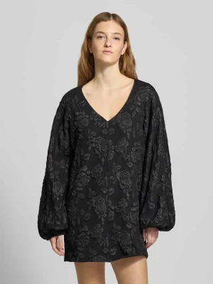 Sukienka mini z dekoltem w serek Gina Tricot