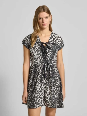 Sukienka mini z dekoltem w serek model ‘Liv’ OH APRIL