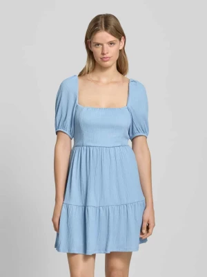 Zdjęcie produktu Sukienka mini z efektem stopniowania i prostokątnym dekoltem Gina Tricot