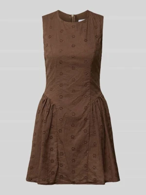 Sukienka mini z haftem ażurowym Model 'HAZELNUT' Daisy Street Czekoladowy