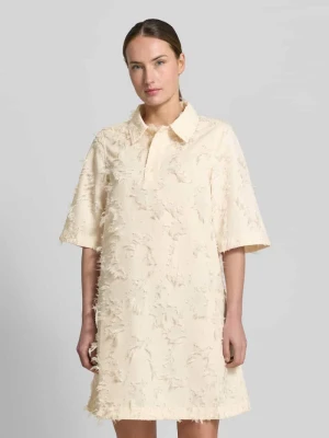Sukienka mini z krótką listwą guzikową model 'Mialle' MbyM