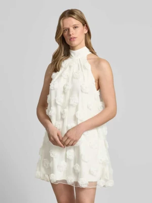 sukienka mini z kwiatowymi aplikacjami Gina Tricot