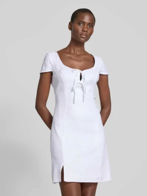 Sukienka mini z wiązaniem model ‘ISABEAU’ Guess