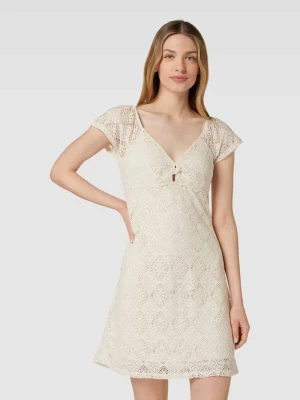 Sukienka mini z wiązanym detalem model ‘MAYA’ Vero Moda