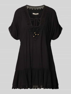 sukienka mini z wiskozy z wiązaniem model 'AVELLE SEATIME' banana moon