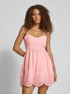 Sukienka mini z wycięciem i haftem angielskim REVIEW