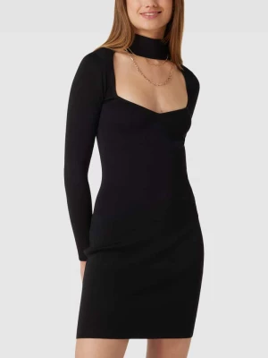 Sukienka mini z wycięciem model ‘Freya’ Gina Tricot