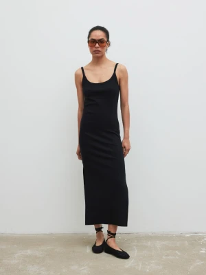 Sukienka na ramiączkach z prążkowanej dzianiny w kolorze TOTALLY BLACK - CARMEN MAXI-S/M Marsala
