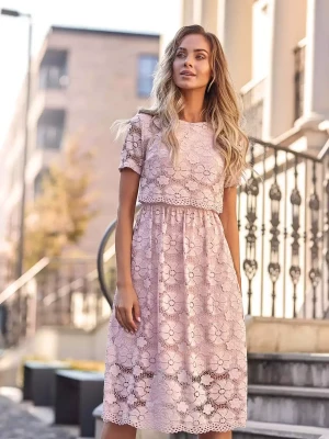 Sukienka na wesele koronkowa lekko rozkloszowana pudrowy róż Moe