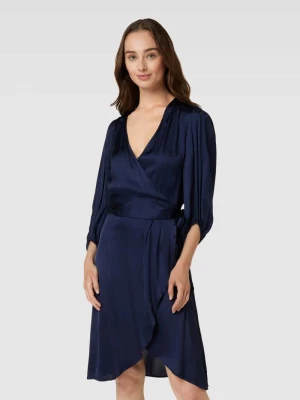 Sukienka o długości do kolan w kopertowym stylu model ‘Eline’ Soaked in Luxury