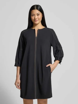 Sukienka o długości do kolan z dekoltem w serek Marc Cain