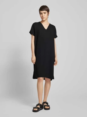 Sukienka o długości do kolan z dekoltem w serek model ‘AURI LEIA’ MOS MOSH