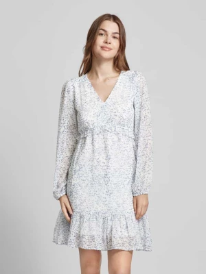 Sukienka o długości do kolan z dekoltem w serek model ‘Bethie’ NEO NOIR