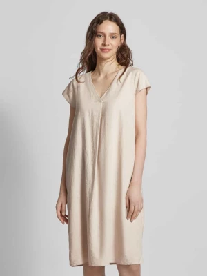 Sukienka o długości do kolan z dekoltem w serek model ‘Ina’ Soyaconcept
